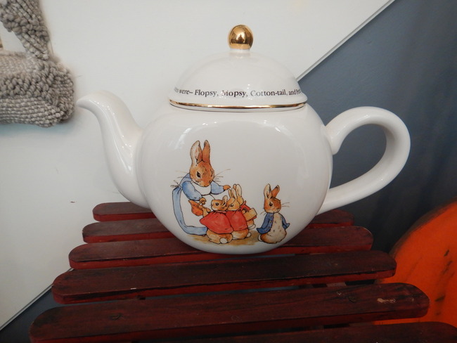 Beatrix Potter FW & Co 1997 Peter Rabbit Teleflora Teapot