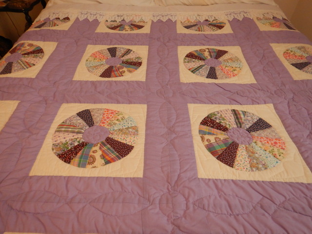 Vintage Wagon Wheel Purple Quilt 82" x 66" Hand Quilted Perfect!