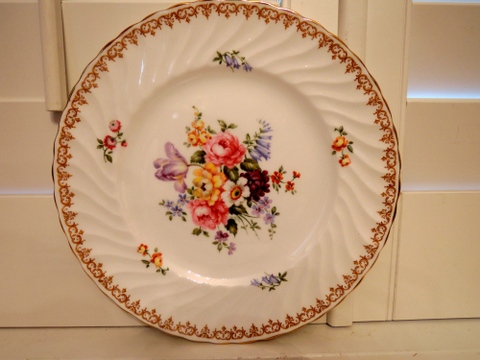 Vintage Crown Staffordshire Summer Bouquet 10.5" Dinner Plate