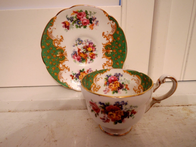 Vintage Paragon Rockingham Green Cup & Saucer Bird Teacup