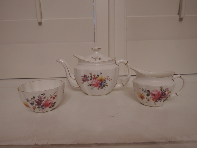 Vintage Royal Crown Derby Posies Teapot & Sugar Bowl & Creamer Tea Set Bone China