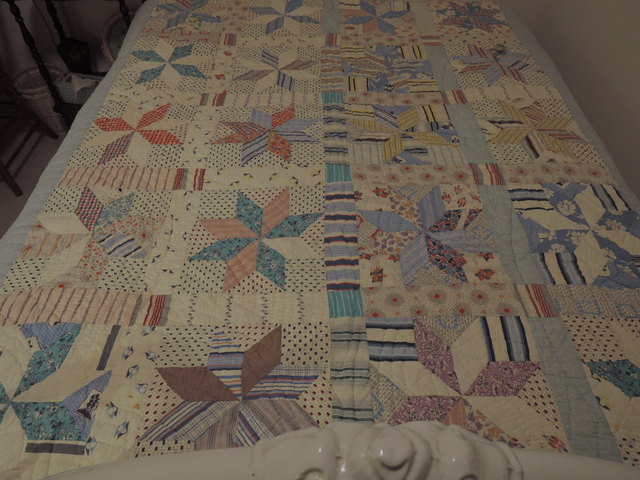 Vintage 1920's Pinwheel Blocks Pieced Hand Quilted 73" x 63" Quilt Blue