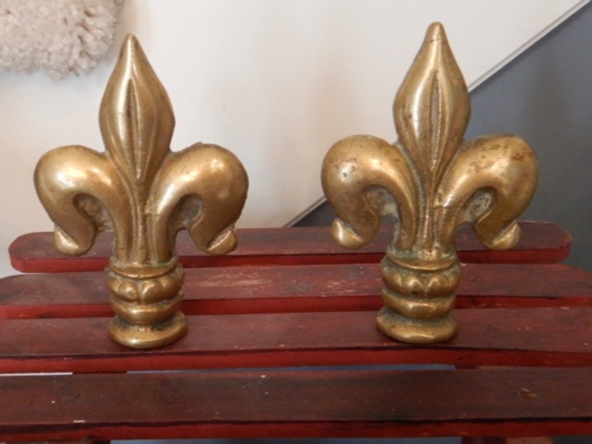 Antique Brass Pair of Fleur De Lis Lamp Finials 4.25" Tall