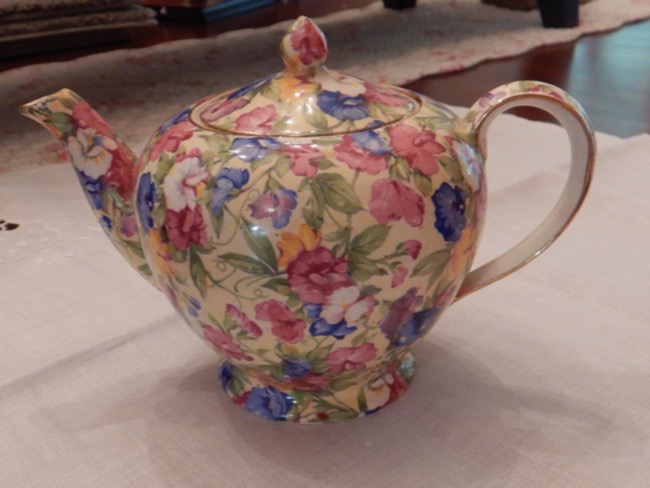 Vintage Royal Winton Chintz Sweet Pea Small Teapot Albans 2 Cup