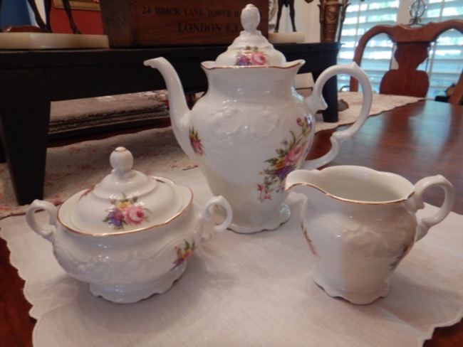 Royal Vienna Collection by Poland 3 Piece Tea Set Teapot/Coffee Pot Rose Bouquet