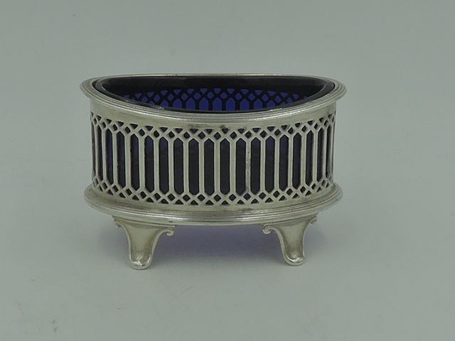 Antique Sterling Silver & Cobalt Blue Glass Footed Open Salt Cellar Chester 1913