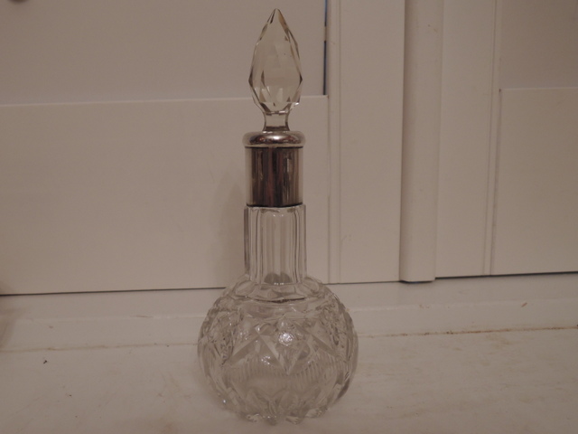 Sterling Silver Collared Cut Glass Perfume Bottle w/ Dabber London 1924