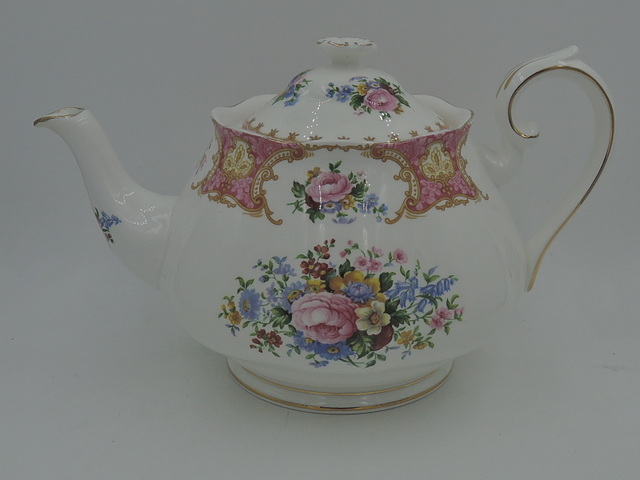 Vintage Royal Albert Lady Carlyle Large Teapot 6 Cups Pink Roses