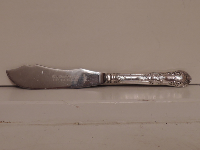 Vintage English Sterling Silver Sheffield Handle Queens Pattern Butter/Serving Knife