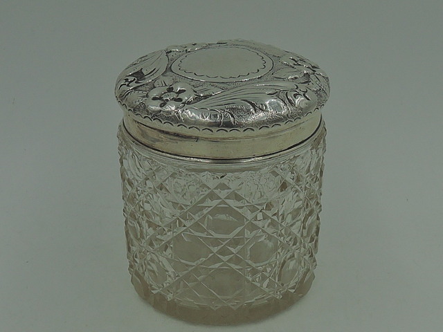 Antique Sterling Silver Repousse Lid & Star Cut Base Glass Vanity Jar 1916