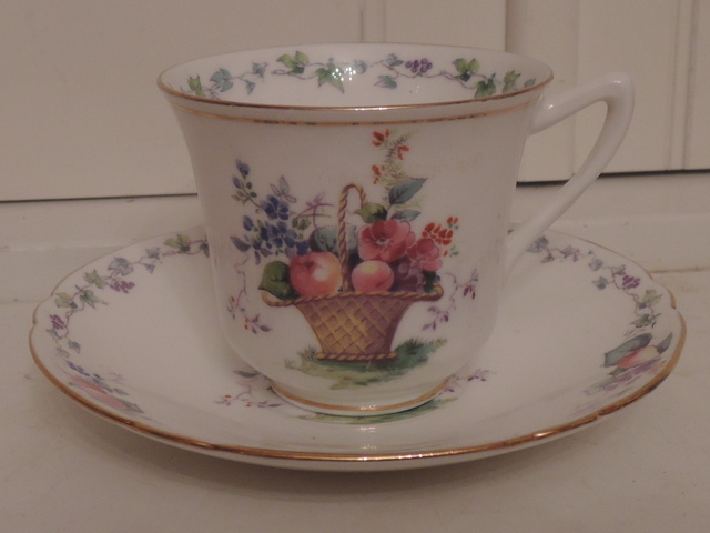 Vintage Shelley Hampton Court Cup & Saucer Teacup Bone China 11427 Pattern