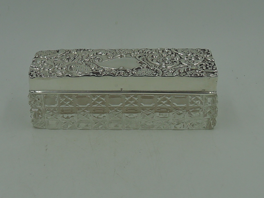 Antique English Sterling Silver Repousse Lid & Cut Glass Ladies Vanity Jar Box 1906