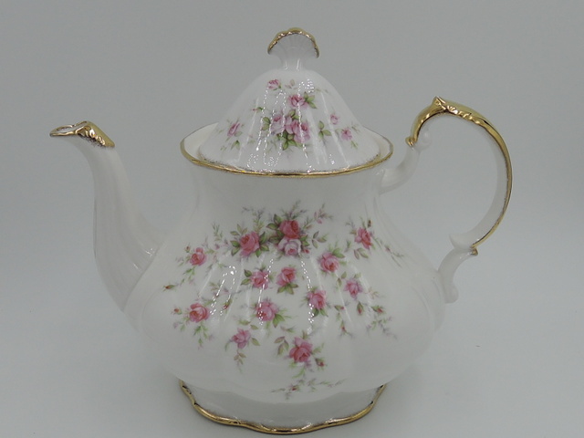 Vintage Large Paragon Victoriana Rose 6 Cup Teapot Pink Roses